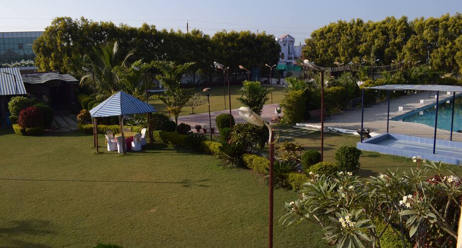 Woods Inn Resort, Bhopal 5